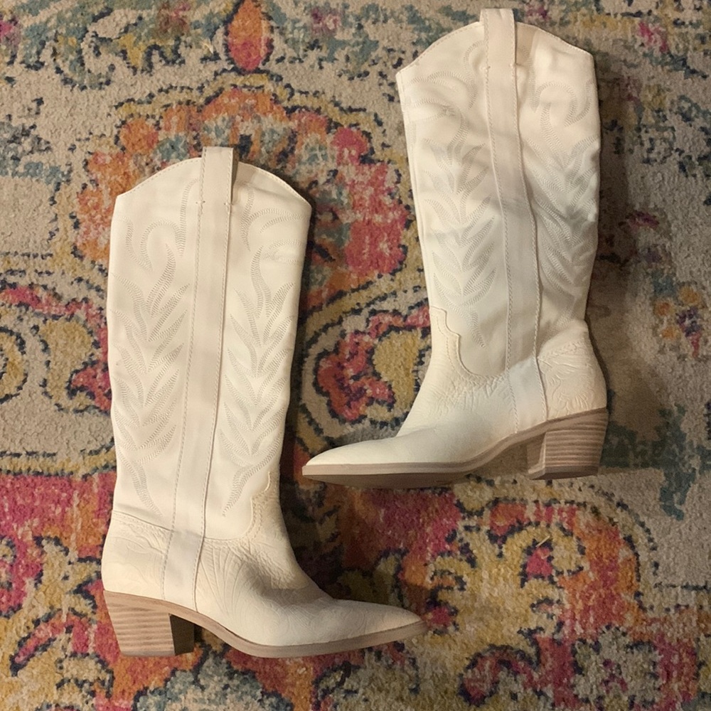 White Dolce Vita Boots